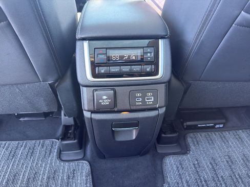 Used 2023 Subaru Ascent Touring AWD/4WD image 33