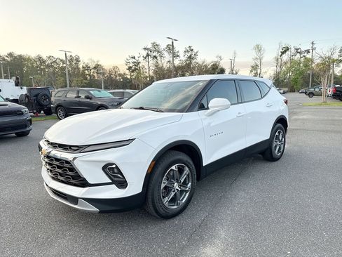 Used 2023 Chevrolet Blazer LT image 4