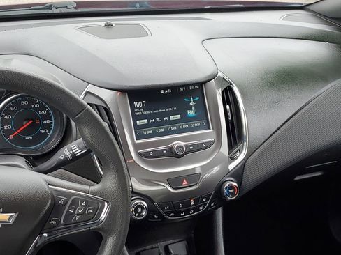 Used 2017 Chevrolet Cruze LT w/ Convenience Package FWD image 29