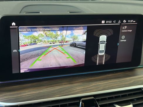 Used 2023 BMW 530e xDrive w/ Premium Package AWD/4WD image 19