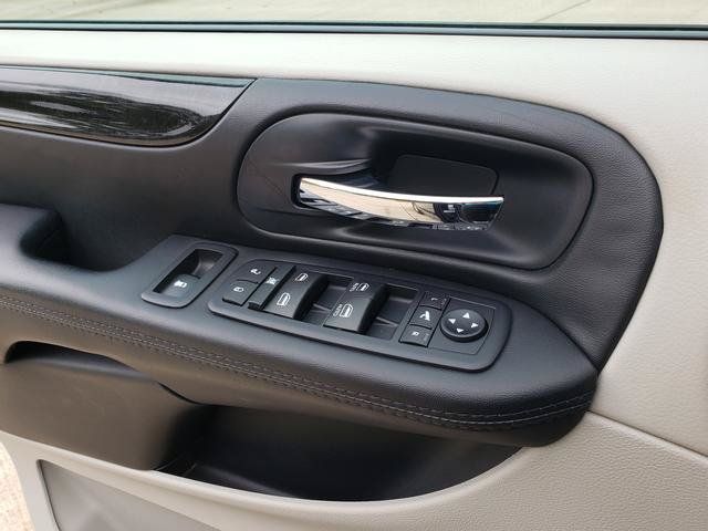 Used 2016 Dodge Grand Caravan SE w/ Quick Order Package 29E SE FWD image 25