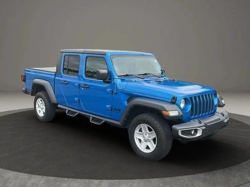 Used 2023 Jeep Gladiator Sport AWD/4WD image 7