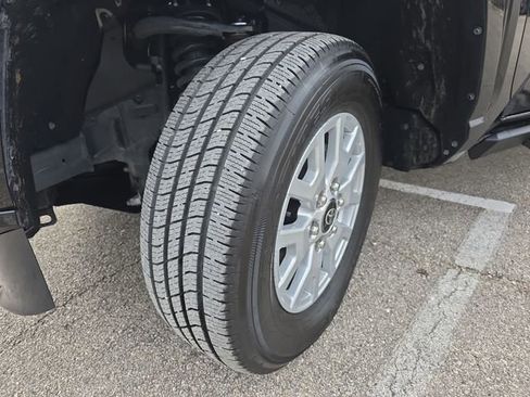 Used 2025 Toyota Tacoma SR5 image 30