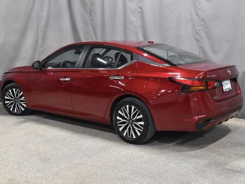 Used 2024 Nissan Altima 2.5 SV image 6
