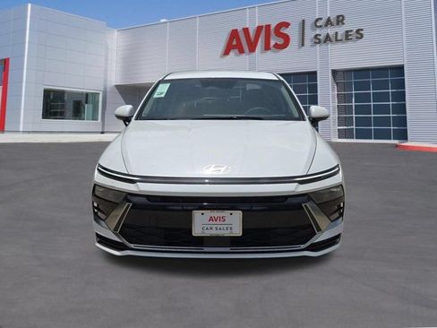 Used 2025 Hyundai Sonata SEL FWD image 2