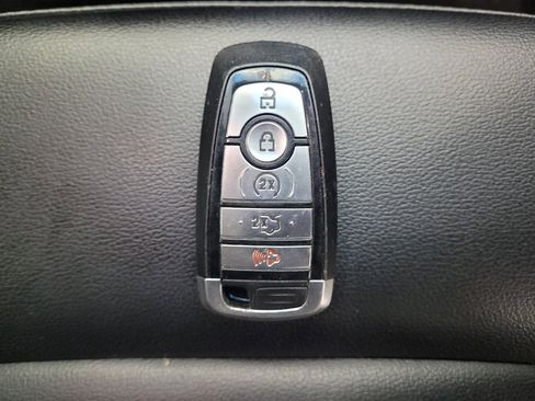 Used 2019 Ford Edge SEL w/ Equipment Group 201A FWD image 32