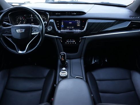 Used 2022 Cadillac XT6 Premium Luxury w/ Technology Package image 7