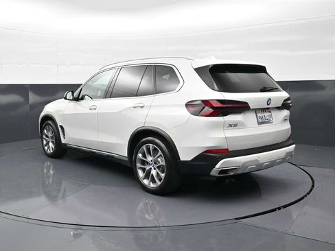 Used 2025 BMW X5 xDrive50e w/ Executive Package AWD/4WD image 7