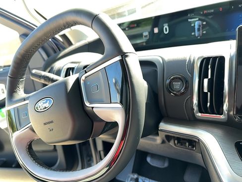 New 2025 Ford Expedition Platinum w/ Driver's Package image 23