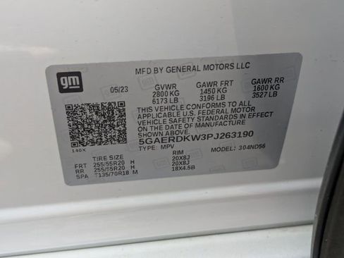 Used 2023 Buick Enclave Avenir w/ Avenir Technology Package FWD image 22