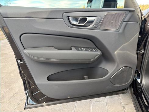 New 2026 Volvo XC60 B5 Ultra w/ Protection Package Premier AWD/4WD image 18