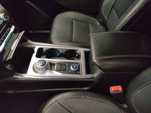 Used 2020 Ford Explorer Limited image 26