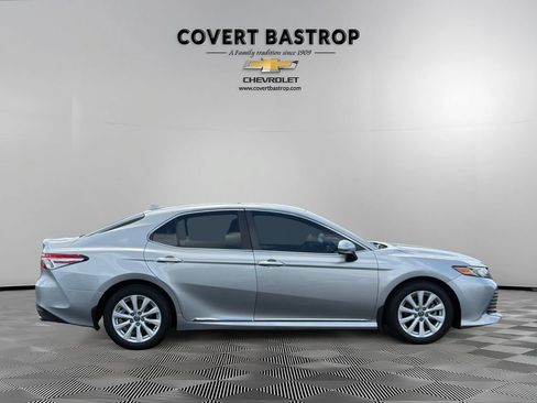 Used 2020 Toyota Camry LE FWD image 7