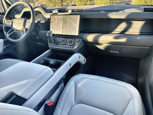 Used 2026 Land Rover Defender 110 S image 14