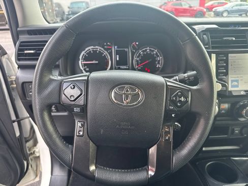 Used 2020 Toyota 4Runner TRD Off-Road Premium w/ Moonroof Package AWD/4WD image 35