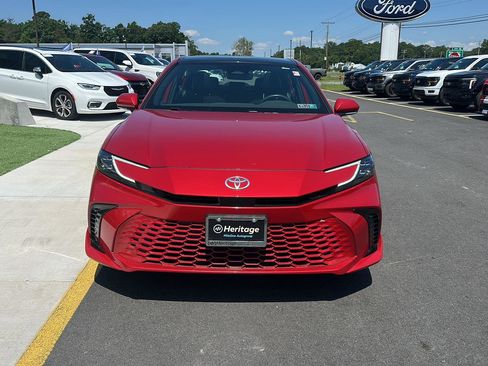 Used 2025 Toyota Camry XSE AWD/4WD image 2