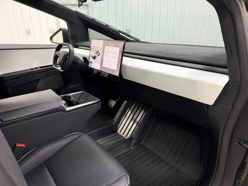 Used 2024 Tesla Cybertruck Cyberbeast AWD/4WD image 14