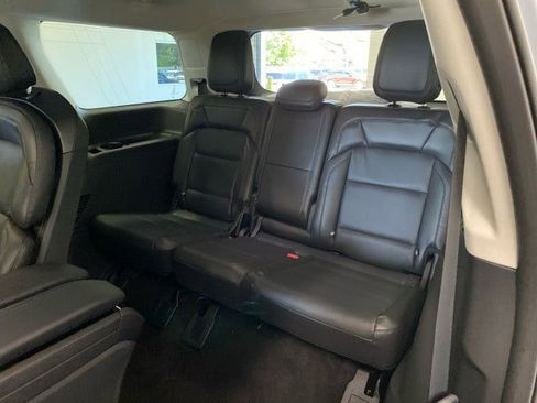 New 2025 Lincoln Navigator Reserve AWD/4WD image 14
