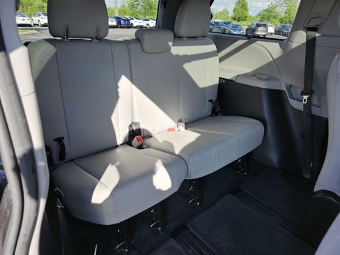 Used 2017 Toyota Sienna Limited Premium AWD/4WD image 20