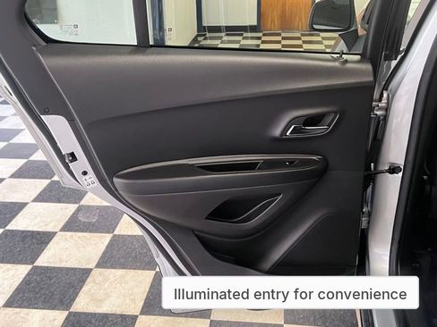 Used 2022 Chevrolet Trax LS w/ Tint and Cruise Package image 30