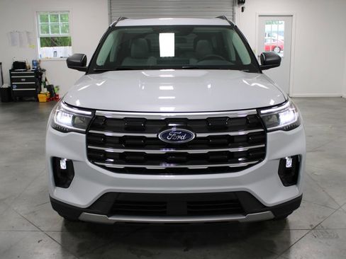 New 2026 Ford Explorer Active image 2