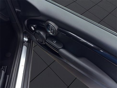 Used 2020 MINI Cooper S image 17