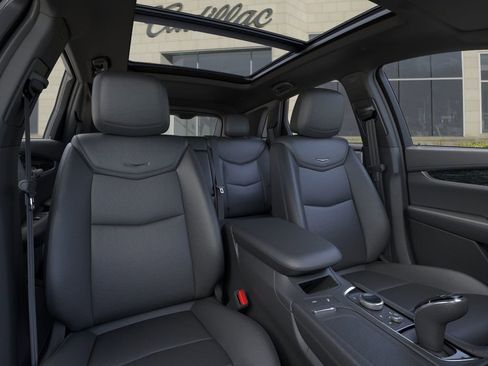 New 2026 Cadillac XT5 Premium Luxury w/ LPO, Floor Liner Package AWD/4WD image 16