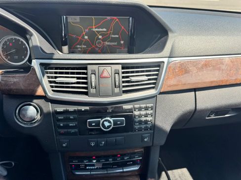 Used 2013 Mercedes-Benz E 350 4MATIC Sedan image 28