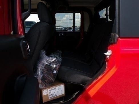 New 2025 Jeep Gladiator Sport image 8