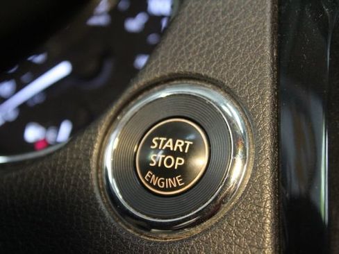Used 2015 Nissan Rogue SV AWD/4WD image 24