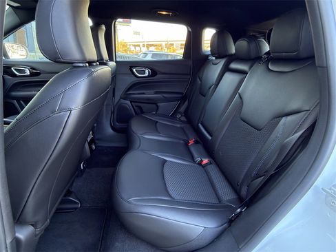 New 2026 Jeep Compass Latitude image 20