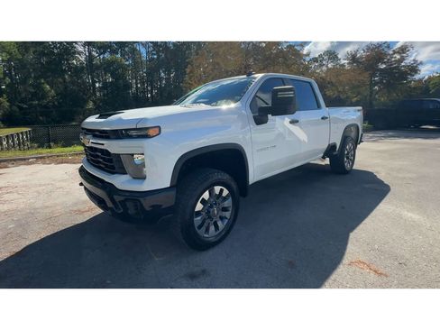 Certified 2024 Chevrolet Silverado 2500 Custom image 4