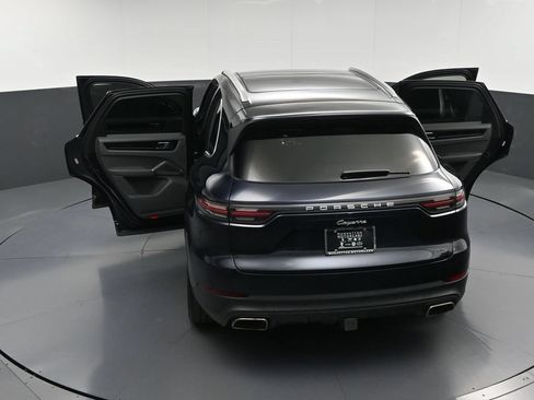 Certified 2023 Porsche Cayenne AWD/4WD image 33