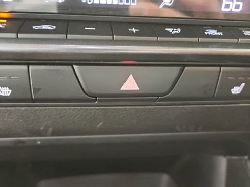 Used 2024 MAZDA MAZDA3 s image 16