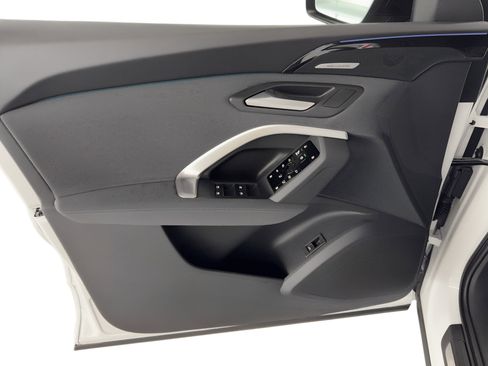 New 2025 Audi SQ5 Prestige image 14