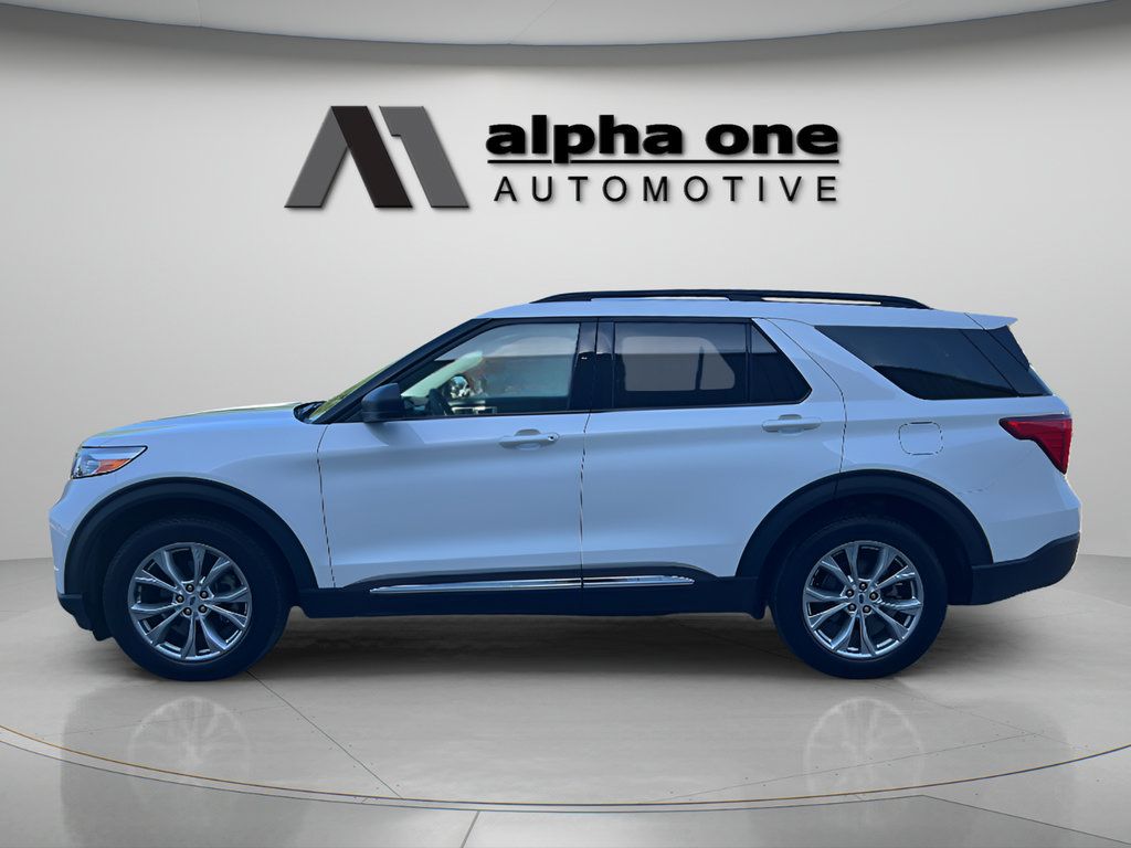 Used 2024 Ford Explorer XLT w/ Equipment Group 202A AWD/4WD image 8