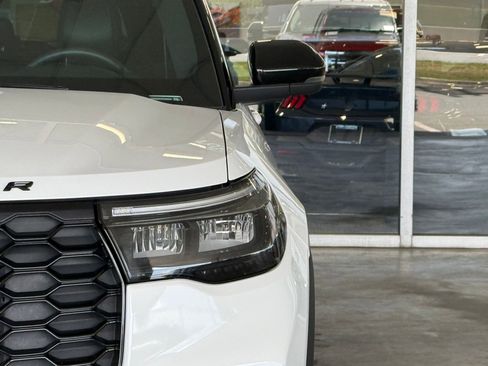 Used 2025 Ford Explorer ST-Line w/ ST-Line Street Pack image 11