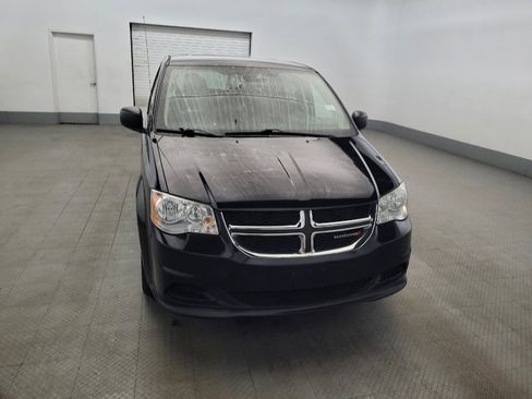 Used 2019 Dodge Grand Caravan SE w/ UConnect Hands-Free Group FWD image 14