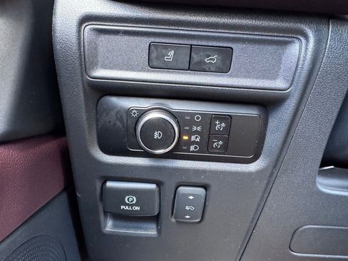 Used 2024 Ford Expedition Limited image 40