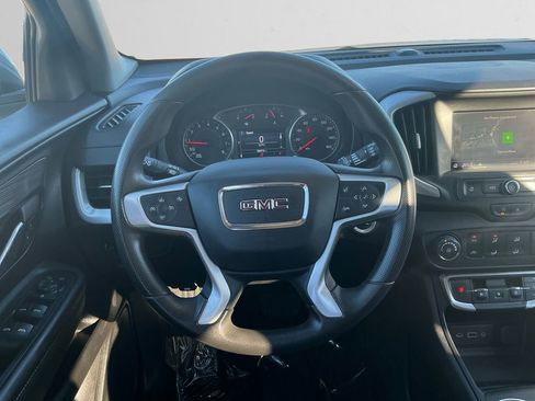 Used 2024 GMC Terrain SLE image 12