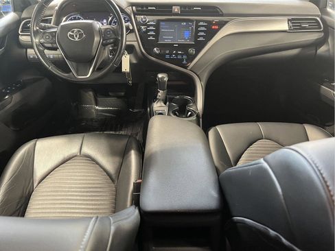 Used 2020 Toyota Camry SE w/ Carpet Mat Package AWD/4WD image 18