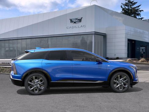 New 2026 Cadillac Optiq Luxury 1 image 6