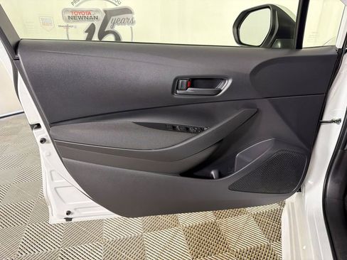 Used 2025 Toyota Corolla LE image 10