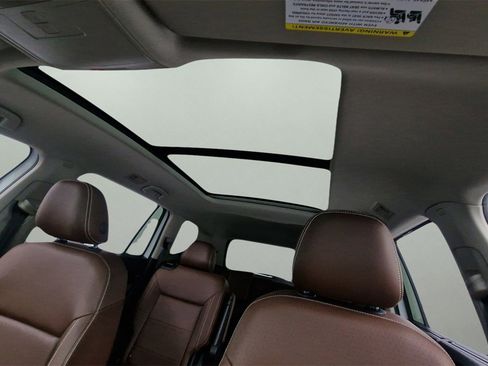 Used 2021 Volkswagen Atlas SE w/ Panoramic Sunroof Package image 23