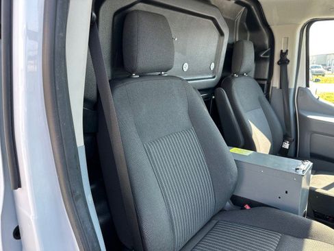 Used 2019 Ford Transit 250 130 Low Roof RWD image 15