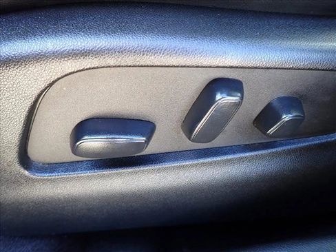 Used 2023 Cadillac XT4 Premium Luxury image 14