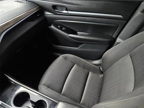 Used 2023 Nissan Altima 2.5 SV image 23