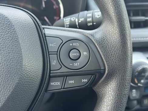 Used 2025 Toyota RAV4 XLE AWD/4WD image 27