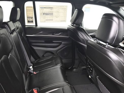 New 2025 Jeep Grand Cherokee Limited AWD/4WD image 17
