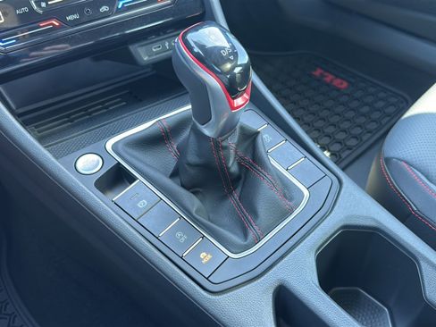 Used 2025 Volkswagen Jetta GLI Autobahn FWD image 32